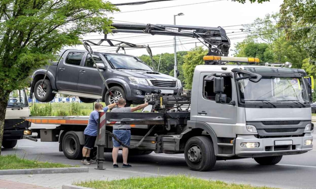 Accident Recovery & Winching service in Arlington Heights, IL